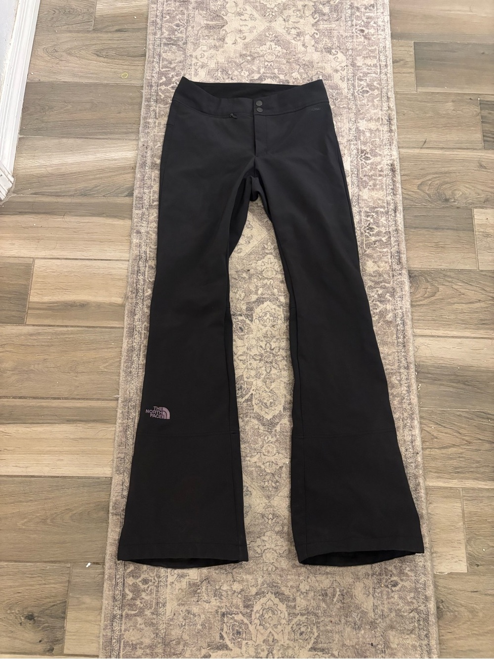 The North Face Women's black Fitted Flare snow skii snowboard pant. Small windwa